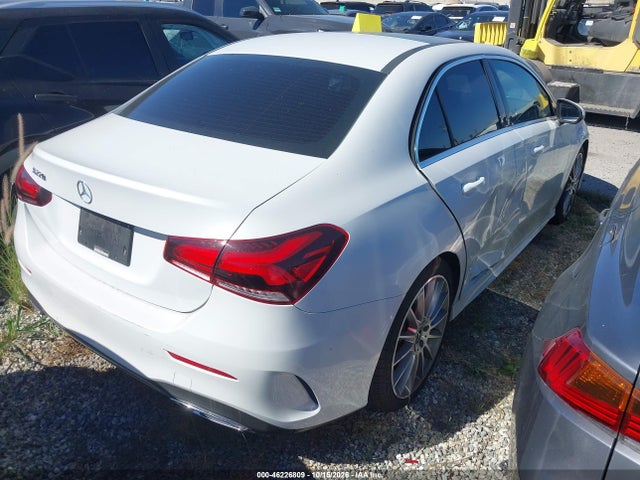 W1K3G4EB3LW043619 Mercedes-Benz A 220