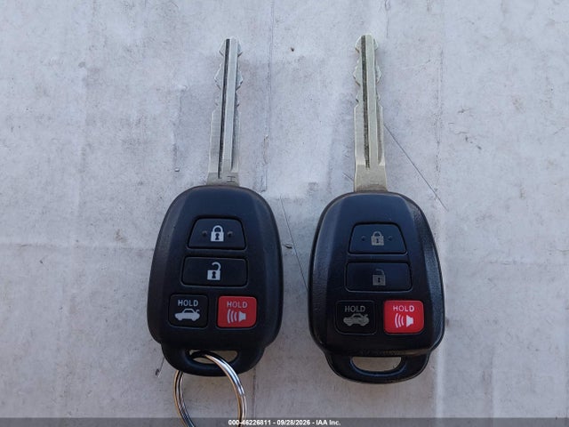 2T1BURHE2KC195951 Toyota COROLLA LE