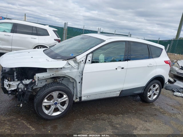 46226865 :رقم المزاد ، 1FMCU0GX1GUC52309 vin ، 2016 Ford Escape Se مزاد بيع