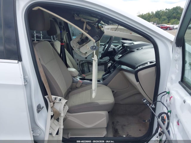 46226865 :رقم المزاد ، 1FMCU0GX1GUC52309 vin ، 2016 Ford Escape Se مزاد بيع