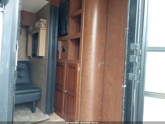 46226890 :رقم المزاد ، 47CTS5P20DK173196 vin ، 2013 Dutchmen Kodiak 284bhsl مزاد بيع