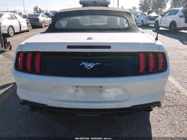 Ford Mustang Ecoboost 2018 1FATP8UH7J5110853 Image 16
