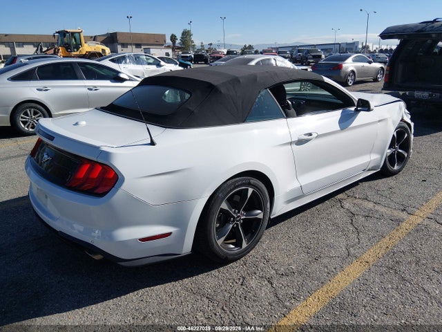 Ford Mustang Ecoboost 2018 1FATP8UH7J5110853 Image 4