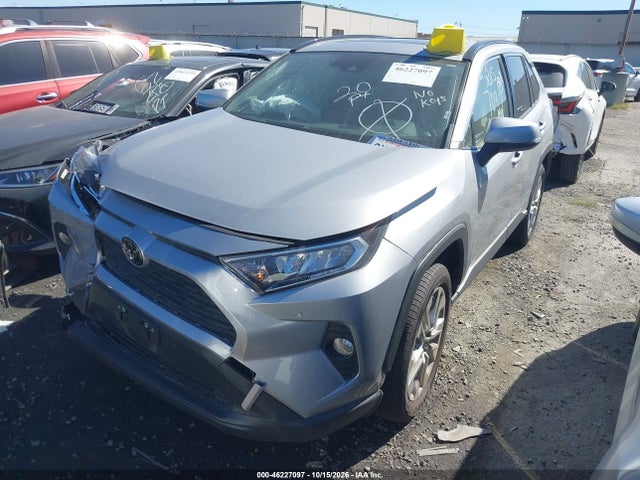 Toyota Rav4 Xle Premium 2019 JTMC1RFV3KD041879 Image 2
