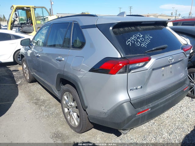 Toyota Rav4 Xle Premium 2019 JTMC1RFV3KD041879 Image 3