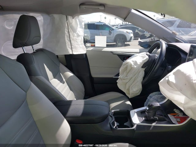 Toyota Rav4 Xle Premium 2019 JTMC1RFV3KD041879 Image 5