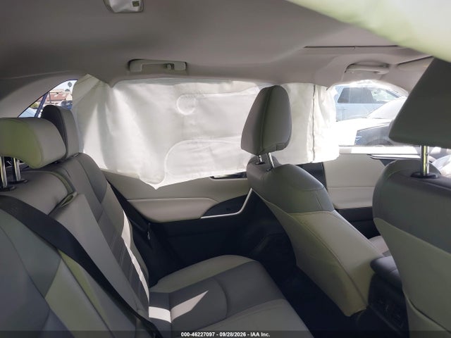 Toyota Rav4 Xle Premium 2019 JTMC1RFV3KD041879 Image 8