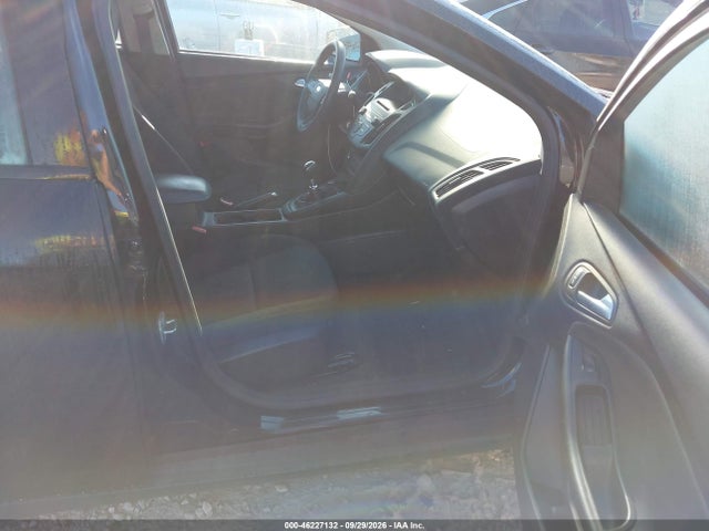 46227132 :رقم المزاد ، 1FADP3KE9FL254231 vin ، 2015 Ford Focus Se مزاد بيع