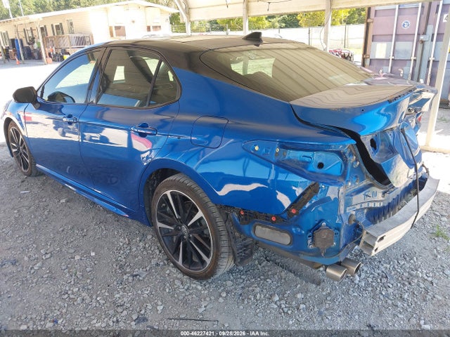 46227421 :رقم المزاد ، 4T1B61HK1JU064878 vin ، 2018 Toyota Camry Xse مزاد بيع