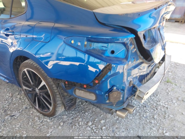 46227421 :رقم المزاد ، 4T1B61HK1JU064878 vin ، 2018 Toyota Camry Xse مزاد بيع