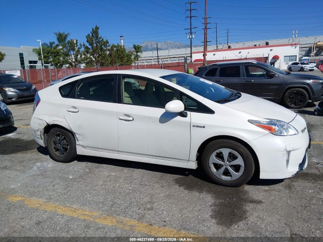 Продаж на аукціоні авто 2015 Toyota Prius Three, vin: JTDKN3DU8F0435513, номер лоту: 46227499