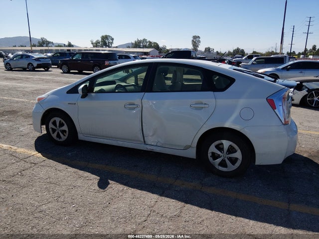 Продаж на аукціоні авто 2015 Toyota Prius Three, vin: JTDKN3DU8F0435513, номер лоту: 46227499