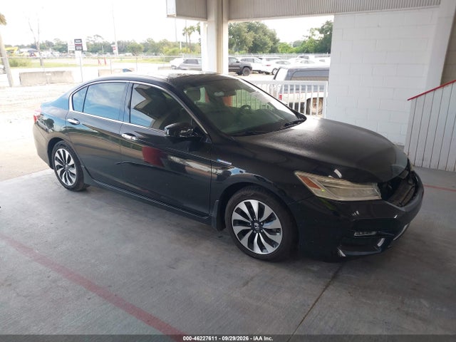 46227611 :رقم المزاد ، JHMCR6F71HC000835 vin ، 2017 Honda Accord Hybrid Touring مزاد بيع