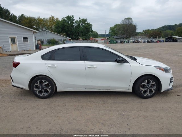 2021 Kia Forte Lxs მანქანა იყიდება აუქციონზე, vin: 3KPF24AD6ME283241, აუქციონის ნომერი: 46227792