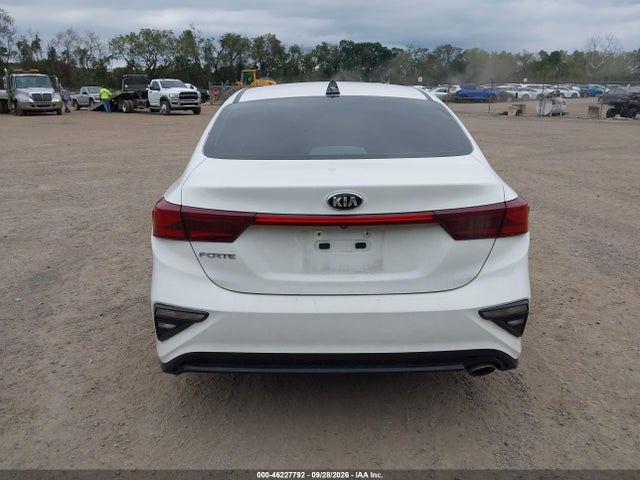 2021 Kia Forte Lxs მანქანა იყიდება აუქციონზე, vin: 3KPF24AD6ME283241, აუქციონის ნომერი: 46227792
