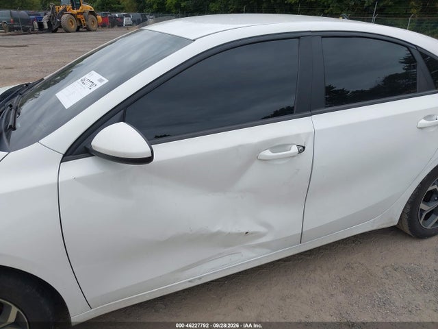 2021 Kia Forte Lxs მანქანა იყიდება აუქციონზე, vin: 3KPF24AD6ME283241, აუქციონის ნომერი: 46227792
