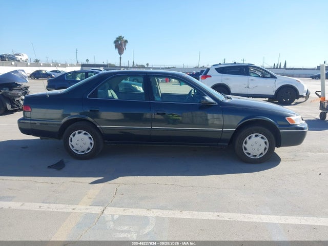 46227834 :رقم المزاد ، 4T1BG22K1WU371423 vin ، 1998 Toyota Camry Ce مزاد بيع
