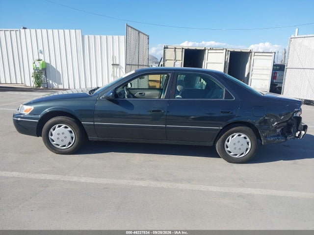 46227834 :رقم المزاد ، 4T1BG22K1WU371423 vin ، 1998 Toyota Camry Ce مزاد بيع