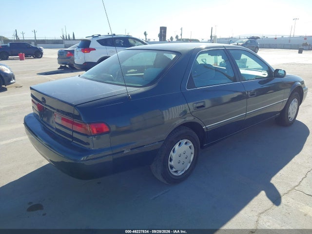 46227834 :رقم المزاد ، 4T1BG22K1WU371423 vin ، 1998 Toyota Camry Ce مزاد بيع