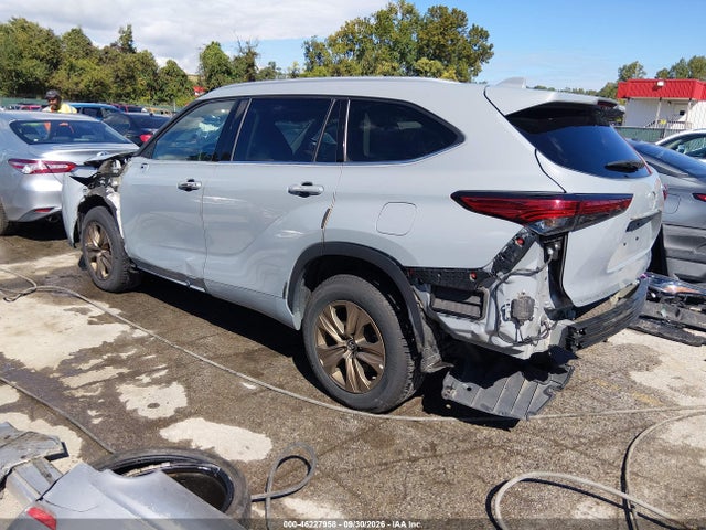 Продаж на аукціоні авто 2022 Toyota Highlander Hybrid Xle Bronze Edition, vin: 5TDABRCH3NS553749, номер лоту: 46227958