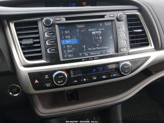 46227997 :رقم المزاد ، 5TDJKRFH9GS352761 vin ، 2016 Toyota Highlander Xle V6 مزاد بيع