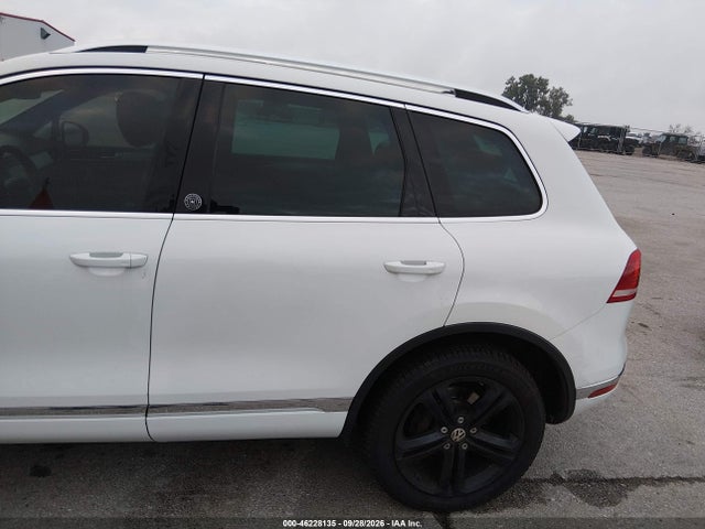 Продаж на аукціоні авто 2017 Volkswagen Touareg V6 Wolfsburg Edition, vin: WVGRF7BP9HD003990, номер лоту: 46228135