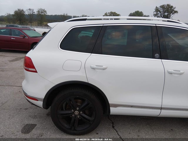 Продаж на аукціоні авто 2017 Volkswagen Touareg V6 Wolfsburg Edition, vin: WVGRF7BP9HD003990, номер лоту: 46228135