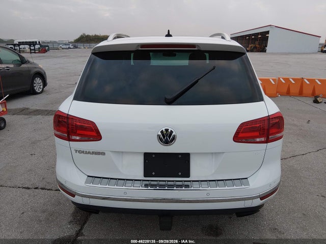 Продаж на аукціоні авто 2017 Volkswagen Touareg V6 Wolfsburg Edition, vin: WVGRF7BP9HD003990, номер лоту: 46228135