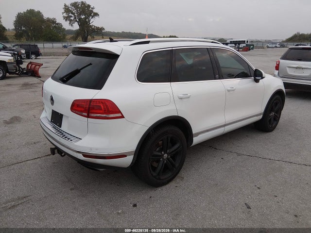 Продаж на аукціоні авто 2017 Volkswagen Touareg V6 Wolfsburg Edition, vin: WVGRF7BP9HD003990, номер лоту: 46228135
