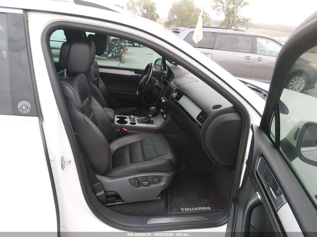 Продаж на аукціоні авто 2017 Volkswagen Touareg V6 Wolfsburg Edition, vin: WVGRF7BP9HD003990, номер лоту: 46228135