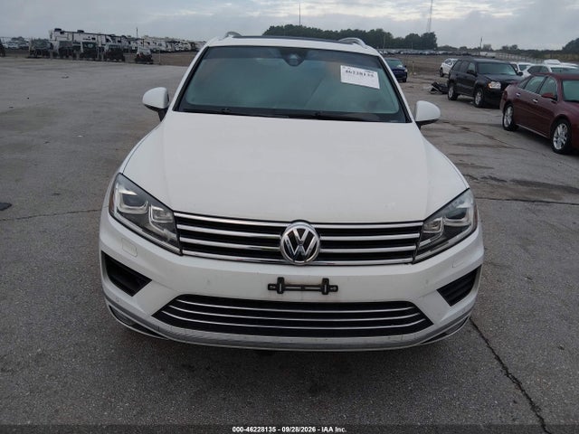 Продаж на аукціоні авто 2017 Volkswagen Touareg V6 Wolfsburg Edition, vin: WVGRF7BP9HD003990, номер лоту: 46228135