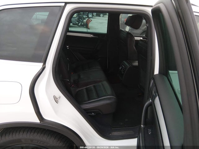 Продаж на аукціоні авто 2017 Volkswagen Touareg V6 Wolfsburg Edition, vin: WVGRF7BP9HD003990, номер лоту: 46228135