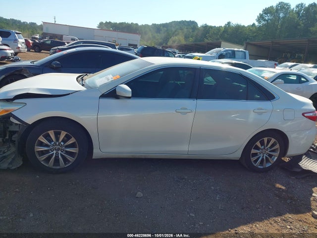 2015 Toyota Camry Xle მანქანა იყიდება აუქციონზე, vin: 4T1BF1FK9FU945712, აუქციონის ნომერი: 46228696