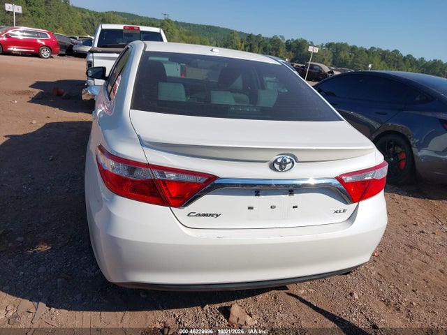 2015 Toyota Camry Xle მანქანა იყიდება აუქციონზე, vin: 4T1BF1FK9FU945712, აუქციონის ნომერი: 46228696