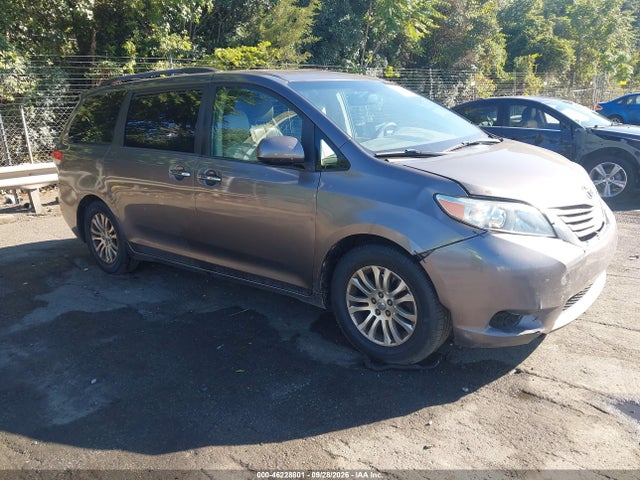 2012 Toyota Sienna Xle V6 8 Passenger მანქანა იყიდება აუქციონზე, vin: 5TDYK3DC8CS224430, აუქციონის ნომერი: 46228801