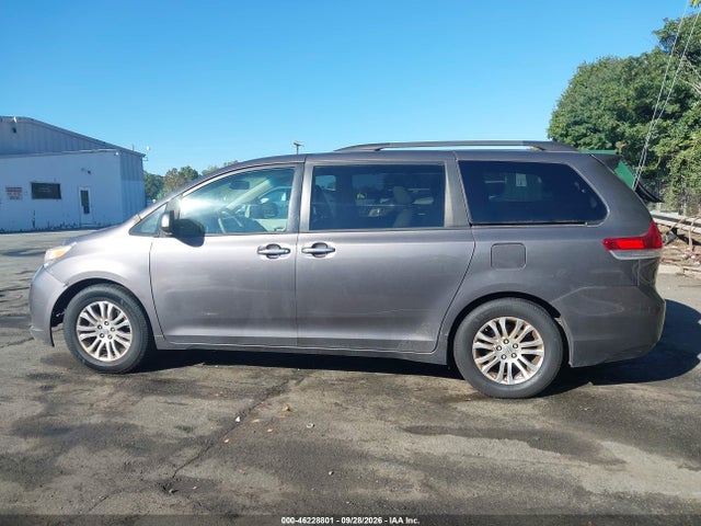 2012 Toyota Sienna Xle V6 8 Passenger მანქანა იყიდება აუქციონზე, vin: 5TDYK3DC8CS224430, აუქციონის ნომერი: 46228801