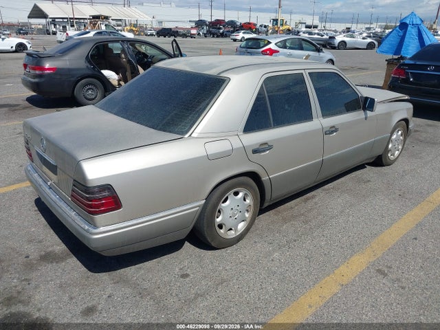 46229098 :رقم المزاد ، WDBEA34E6SC174357 vin ، 1995 Mercedes-benz E 420 Base/420 Special مزاد بيع