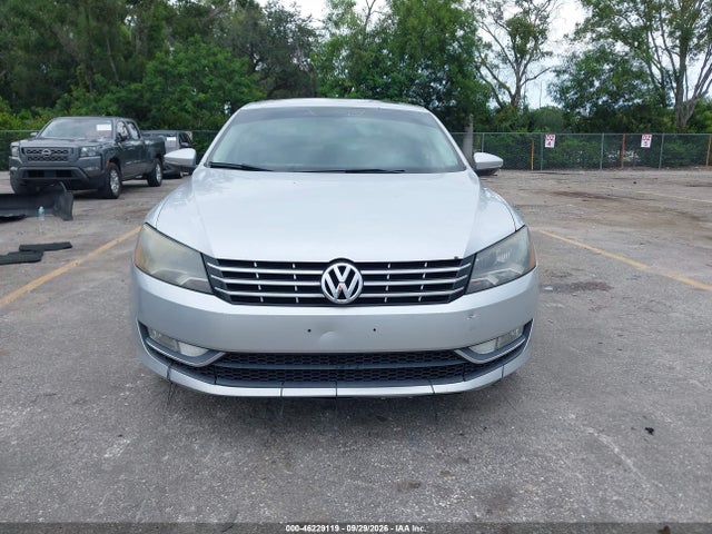 2012 Volkswagen Passat 3.6l V6 Sel Premium მანქანა იყიდება აუქციონზე, vin: 1VWCM7A35CC021378, აუქციონის ნომერი: 46229119