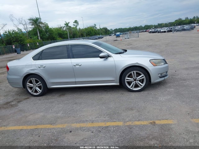 2012 Volkswagen Passat 3.6l V6 Sel Premium მანქანა იყიდება აუქციონზე, vin: 1VWCM7A35CC021378, აუქციონის ნომერი: 46229119