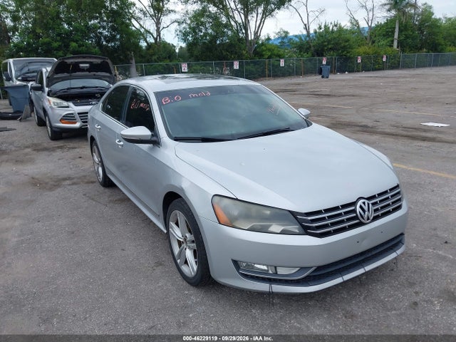 2012 Volkswagen Passat 3.6l V6 Sel Premium მანქანა იყიდება აუქციონზე, vin: 1VWCM7A35CC021378, აუქციონის ნომერი: 46229119