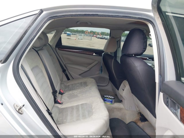 2012 Volkswagen Passat 3.6l V6 Sel Premium მანქანა იყიდება აუქციონზე, vin: 1VWCM7A35CC021378, აუქციონის ნომერი: 46229119