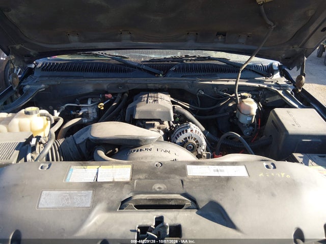 46229128 :رقم المزاد ، 3GNFK16T1YG145591 vin ، 2000 Chevrolet Suburban Ls مزاد بيع
