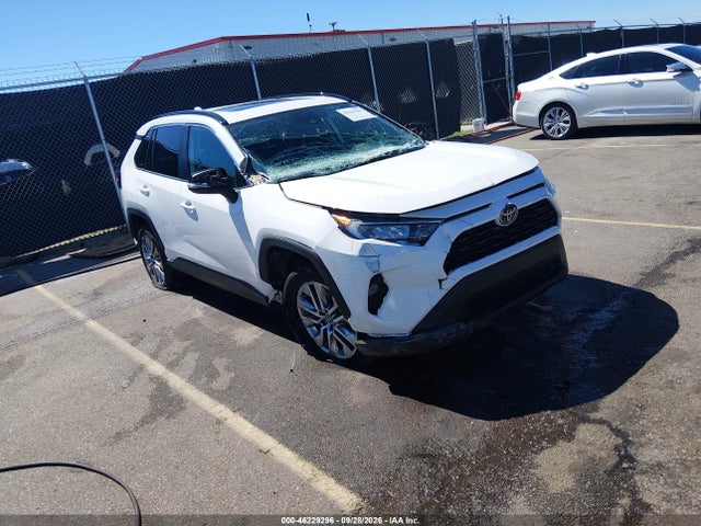 2019 Toyota Rav4 Xle Premium მანქანა იყიდება აუქციონზე, vin: 2T3C1RFV2KW045165, აუქციონის ნომერი: 46229296