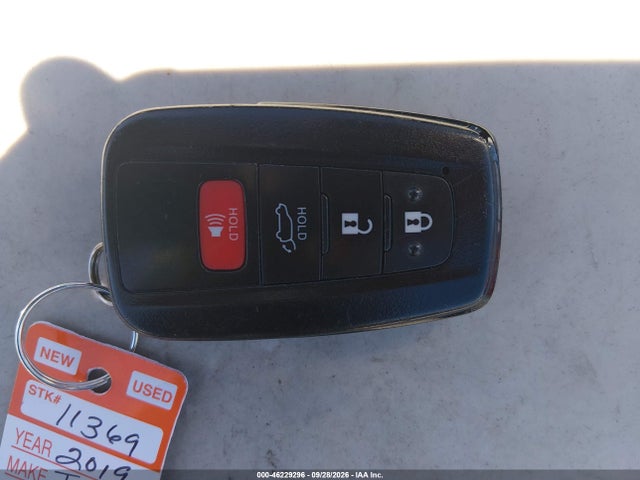 2019 Toyota Rav4 Xle Premium მანქანა იყიდება აუქციონზე, vin: 2T3C1RFV2KW045165, აუქციონის ნომერი: 46229296