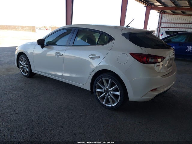 3MZBN1L36HM132692 Mazda Mazda3 Touring 2.5