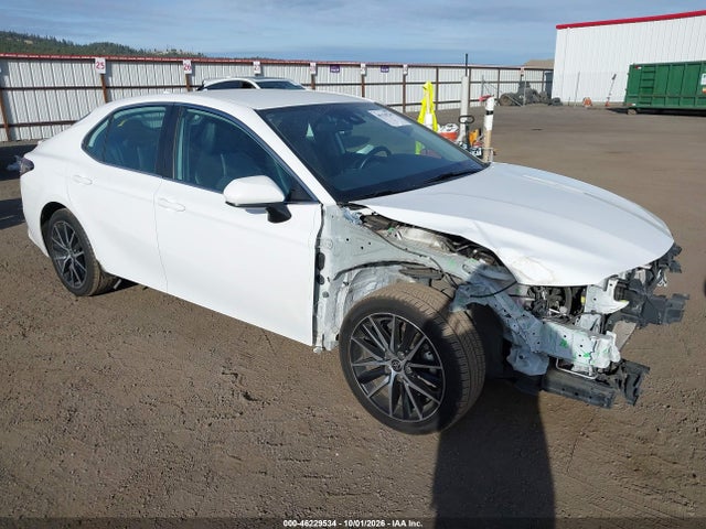 46229534 :رقم المزاد ، 4T1G11AK1MU475278 vin ، 2021 Toyota Camry Se مزاد بيع
