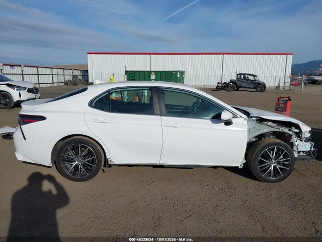 46229534 :رقم المزاد ، 4T1G11AK1MU475278 vin ، 2021 Toyota Camry Se مزاد بيع