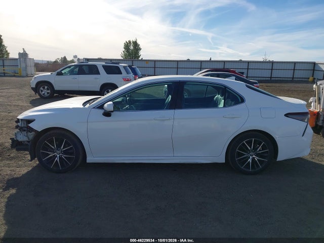 46229534 :رقم المزاد ، 4T1G11AK1MU475278 vin ، 2021 Toyota Camry Se مزاد بيع