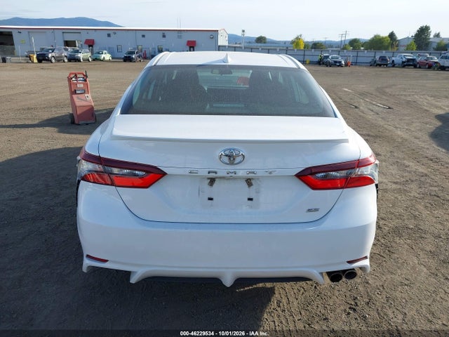 46229534 :رقم المزاد ، 4T1G11AK1MU475278 vin ، 2021 Toyota Camry Se مزاد بيع