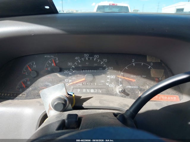 46229586 :رقم المزاد ، 1FTNX21F8YEB08560 vin ، 2000 Ford F-250 Lariat/xl/xlt مزاد بيع